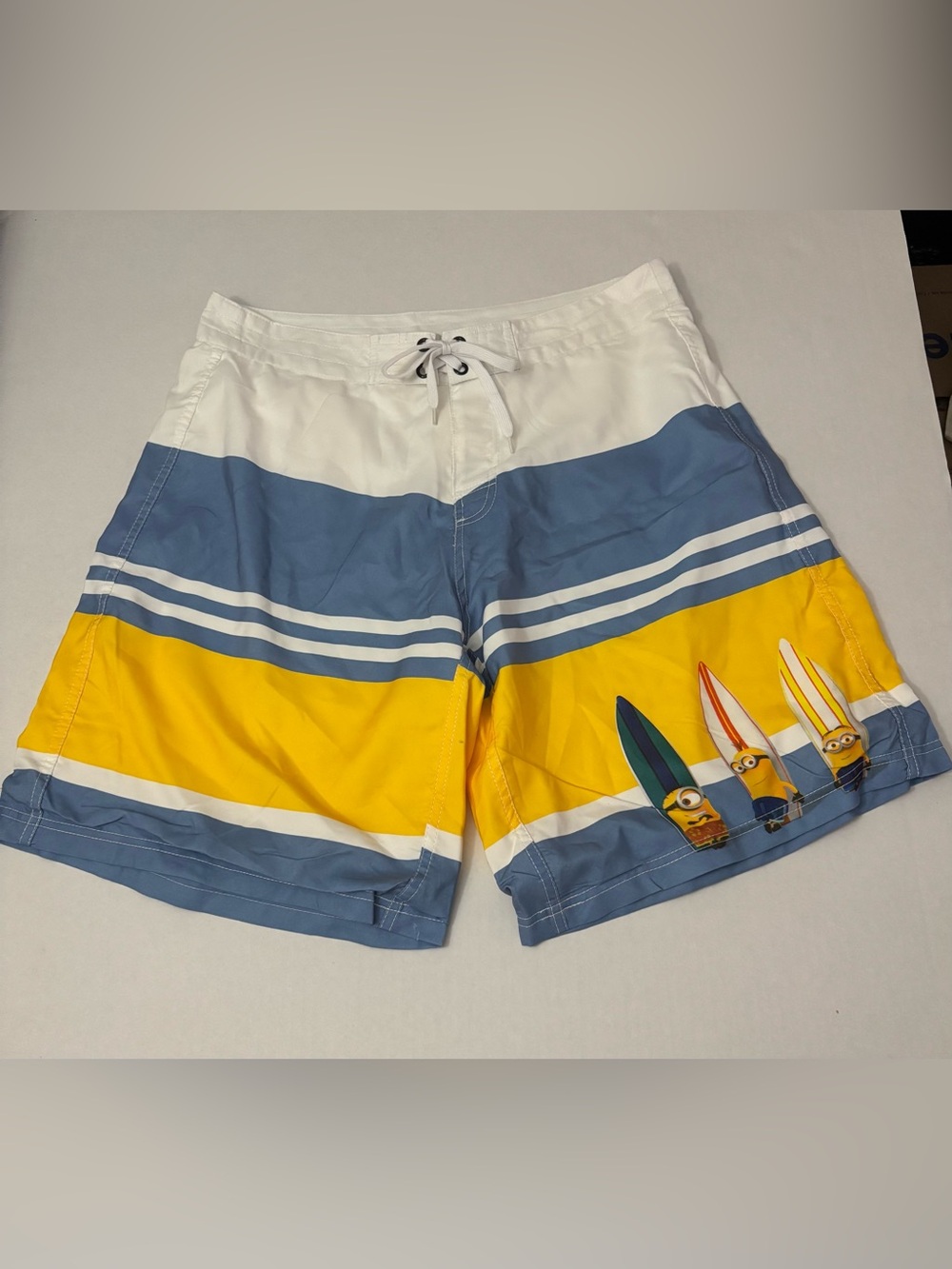 Despicable ME Universal Studios  Adult Swim Trunks Minions XXL inseam 11”